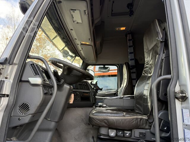 Camion cu platformă Volvo FM330 Kran Effer 165 bis 20 Meter