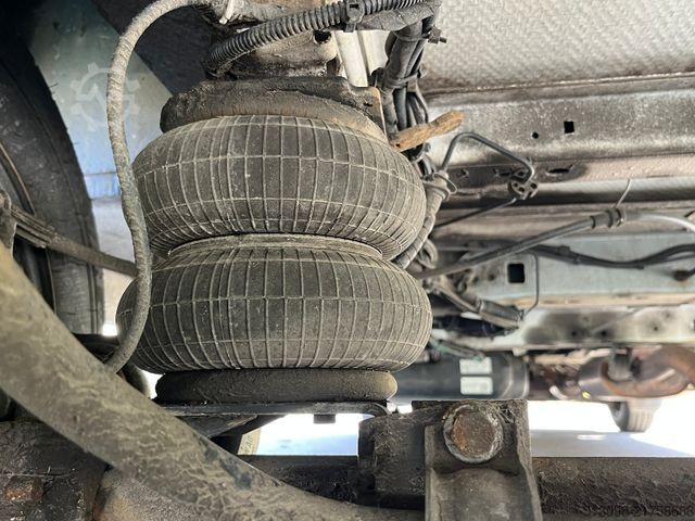 Box van VOLKSWAGEN CRAFTER 2.0TDI XXXL KOFFER RAMPE KAMERA 177 PS