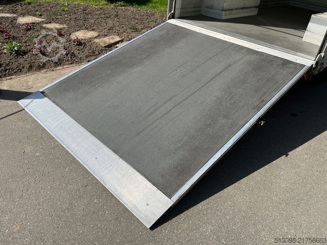 Box van VOLKSWAGEN CRAFTER 2.0TDI XXXL KOFFER RAMPE KAMERA 177 PS