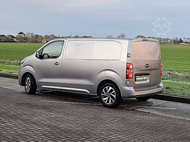 Camioneta familiar de techo alto CITROEN E-JUMPY 75kWh L2 3-Zits ECC!