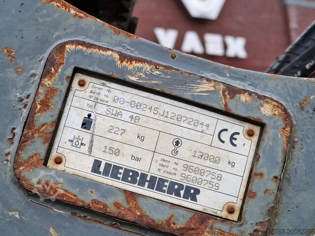 Kolové rypadlo Liebherr A900C - 95 KW - Central Greasing -
