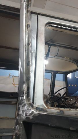 Kleinbus MERCEDES-BENZ Vorgänger Sprinter O 319 Samba mit Faltdach AC