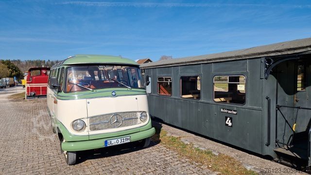 Kleinbus MERCEDES-BENZ Vorgänger Sprinter O 319 Samba mit Faltdach AC