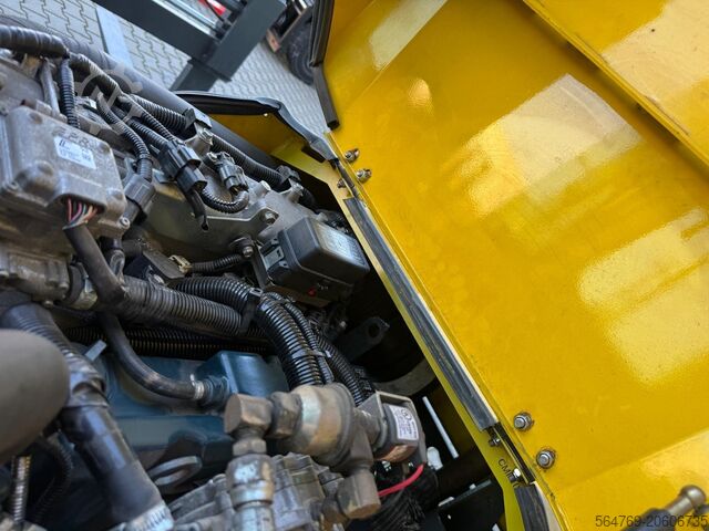 Négymenetes targoncá Combilift C4000/ 2021 year / 1708 hours !!!!