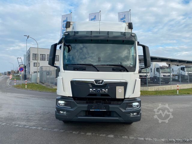 Vrachtauto met open laadbak MAN TGM18.290/LL/Pritsche7,25m/2xSchiebeplane/LBW2To