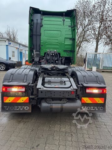 Zware vrachtwagen VOLVO FH 500 3 Achser 6x2 18 stück Vorhanden GGVS