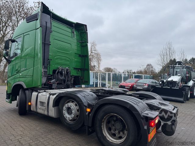 Zware vrachtwagen VOLVO FH 500 3 Achser 6x2  18 stück Vorhanden GGVS