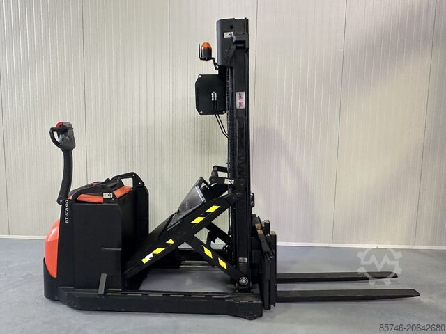 SPE 120 XR * PREZENTACJA !! REACH - MASZT + Widły uchylne + Stal nierdzewna !! TOYOTA SPE 120 XR * DEMO !!  REACH - MAST  +  Tilting Forks + S.S.  !!