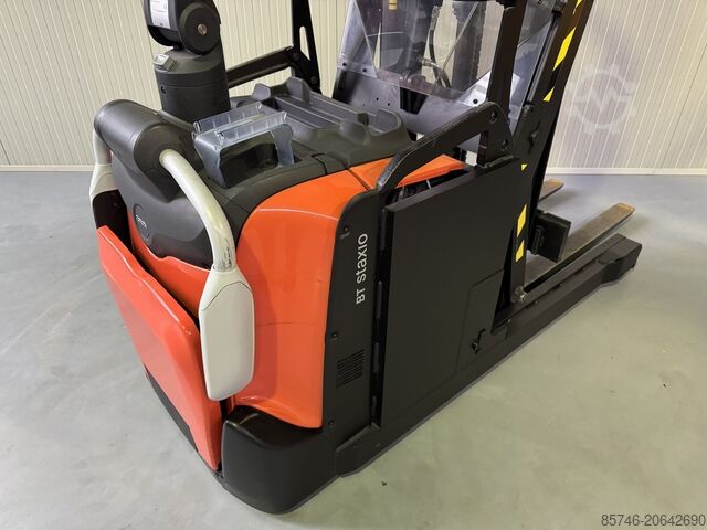 SPE 120 XR * DEMO !! REACH - MAST + Tilting Forks !! TOYOTA SPE 120 XR * DEMO !! REACH - MAST + Tilting Forks !!