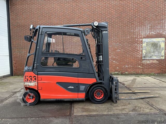 Stivuitor electric cu 4 roți Linde E25L-01