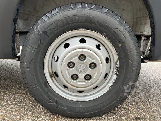 Furgon blaszak PEUGEOT BOXER KASTENWAGEN L3H2