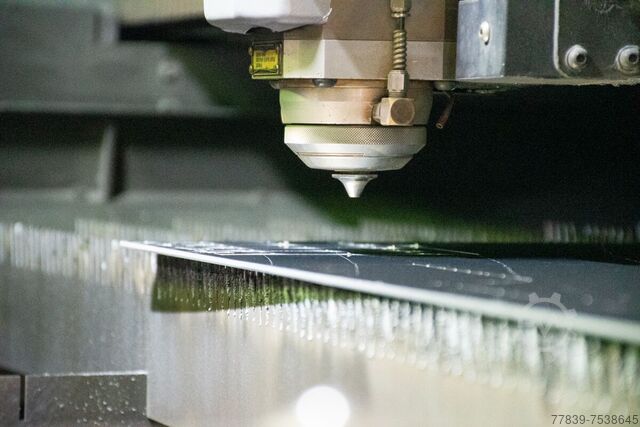 Lasersnijmachine met automatisering AMADA PROMECAM Fiber FLC3015AJ 2kW