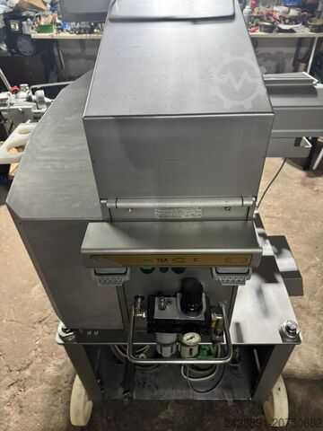 Automatska mašina za isecanje Poly-Clip FCA 3430