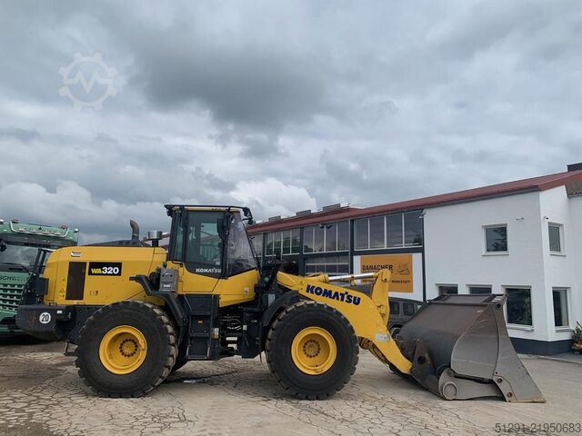 Radlader Komatsu WA320-8E0