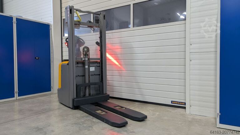 High Lift stacker Jungheinrich ERC 212 115 290 ZZ