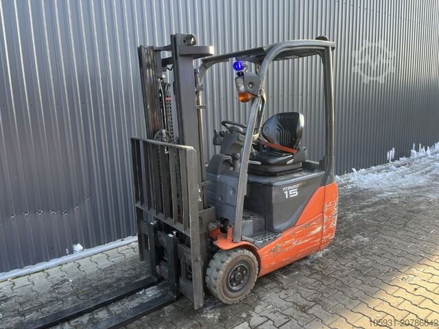 Electric 3-wheel forklift Toyota 8FBET15