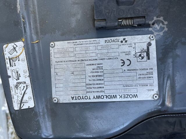 Electric 3-wheel forklift Toyota 8FBET15