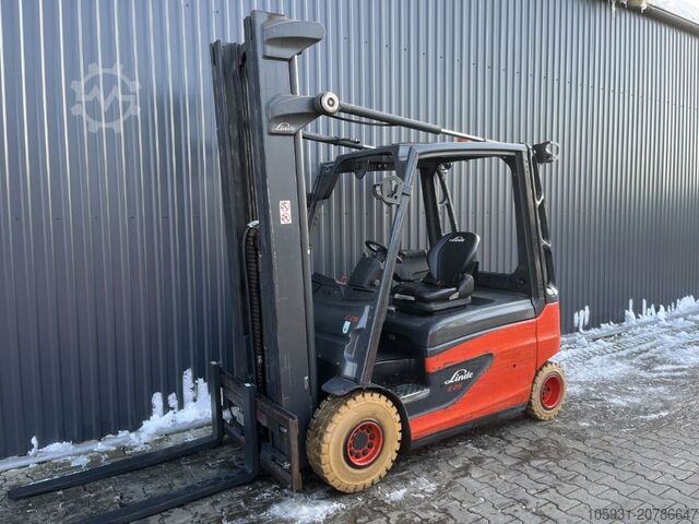 Carretilla eléctrica de 4 ruedas Linde E25L-01