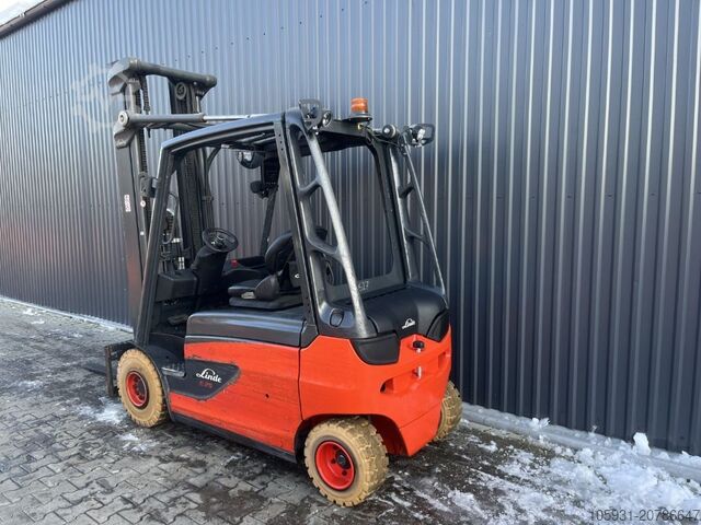 Carretilla eléctrica de 4 ruedas Linde E25L-01