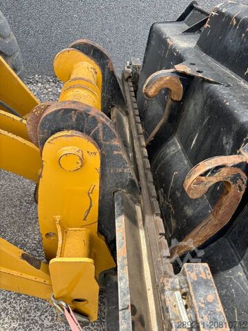 ładowarka CAT 918 M