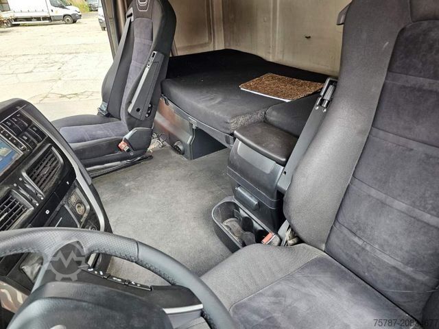 Standard tractor unit IVECO 460,Retrader,Standklima, voll durchrep., CNG