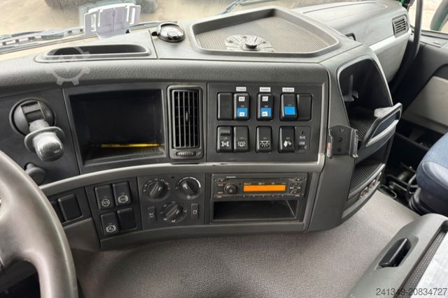 Tipper truck VOLVO FM-460 8x4 Kipper/Mixer