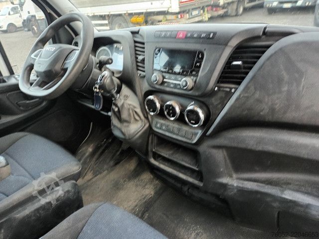 Düz kasa kamyon IVECO LEGGERI 35C14 D