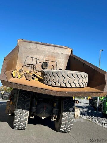 Komatsu HD605-7 Komatsu HD605-7