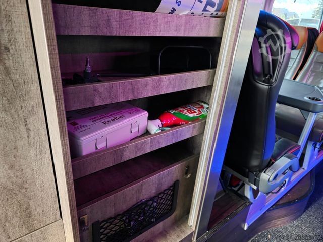 Double decker NEOPLAN Skyliner 3 Sterne,ZF Intarder, 6+1+1,Dopplestock