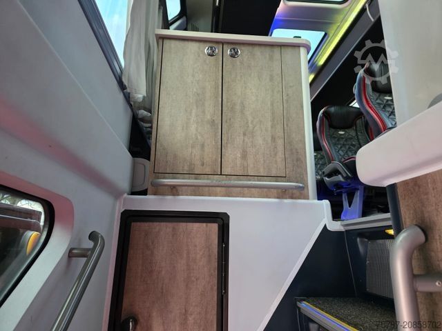 Double decker NEOPLAN Skyliner 3 Sterne,ZF Intarder, 6+1+1,Dopplestock