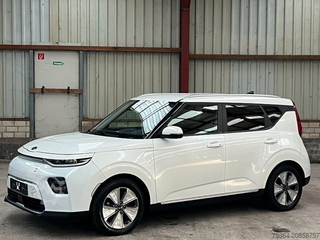 Van KIA Soul e-Soul DynamicLine 64 kWh LED Navi Kamera