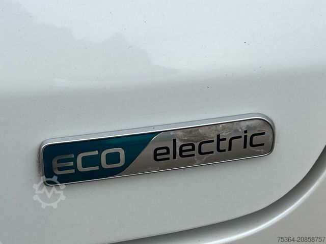 Van KIA Soul e-Soul DynamicLine 64 kWh LED Navi Kamera
