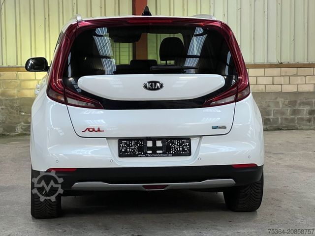 Van KIA Soul e-Soul DynamicLine 64 kWh LED Navi Kamera