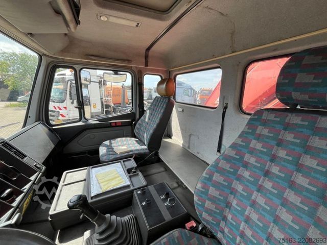 Ladbil med lad MERCEDES-BENZ SK 25316x4 Pritsche Kran Atlas 205.1