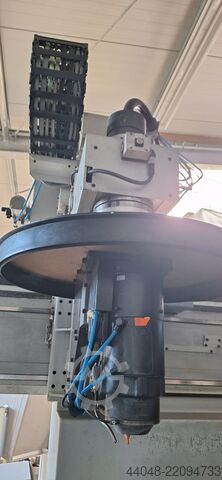 Bewerkingscentrum MAKA CR 27T