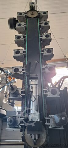Bewerkingscentrum MAKA CR 27T