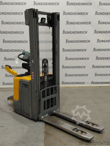 Stackers Stand-on Jungheinrich ERC 216z - 525DZ Li-Ion