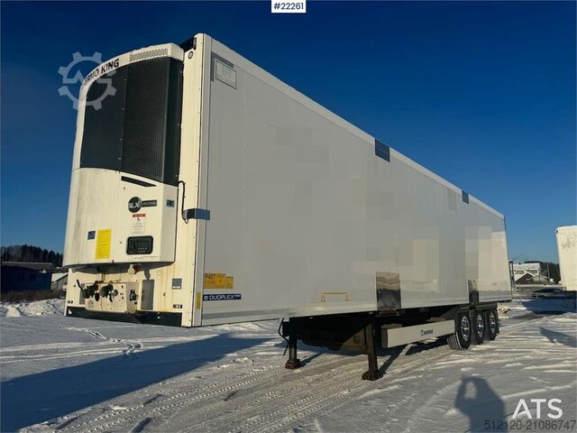 Krone kastoplegger met Thermo King-unit Krone box semi-trailer with Thermo King unit