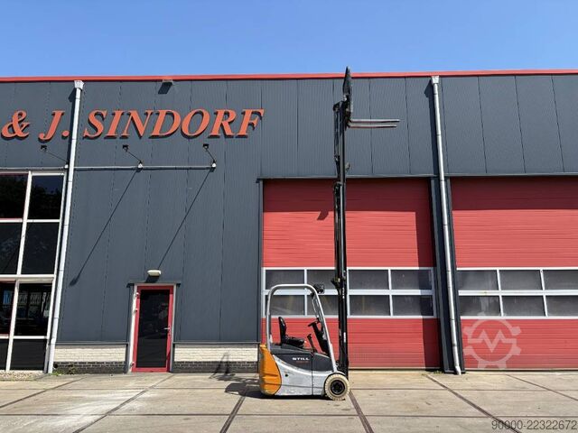 Carrello elevatore Still RX 50-15 1500kg Triplo / sideshift