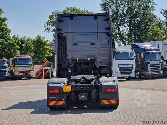 Estándar-SZM MAN TGX 18.520 GX - D30 - Retarder - Full air - Nig...