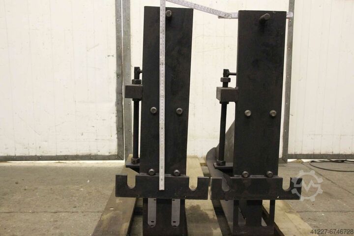 Konsol kantpresse, 2 stk. unbekannt Promecam 1070/300/H760 mm