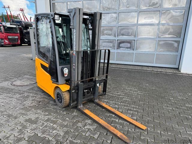 Heftruck Jungheinrich EFG 215 / Triplex: 4.25m! / SS / nur 3.092h!