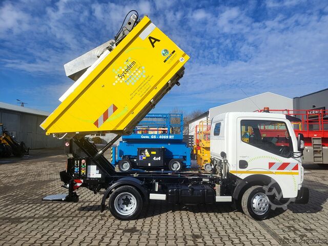 Garbage truck Renault Maxity