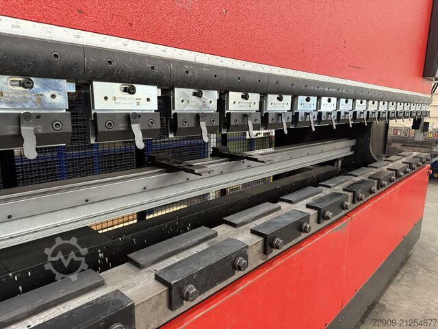 Run press AMADA PROMECAM HFT 130-4