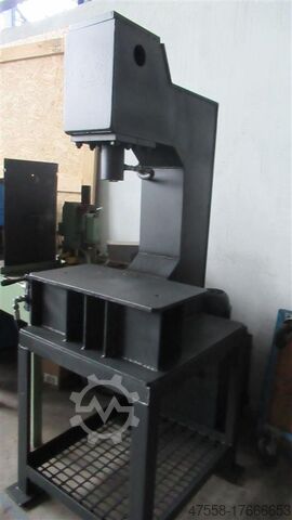 Pers met enkele kolom - hydraulisch EIGENBAU