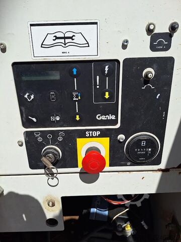 Nůžkový výtah Genie GS-5390 RT