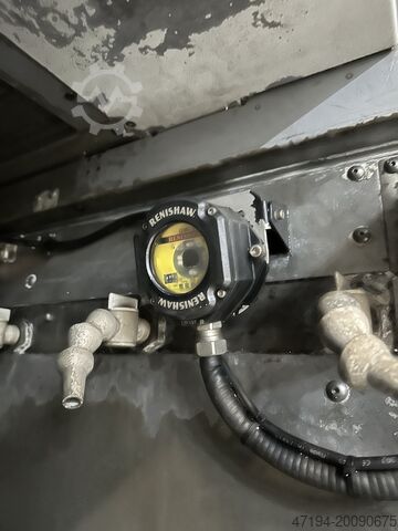 Centro de usinagem vertical Mori Seiki NMV5000 DCG