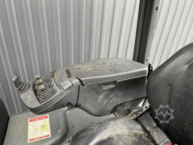 Electric 3-wheel forklift Linde E16C-02