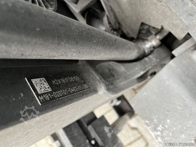 Electric 3-wheel forklift Linde E14-02