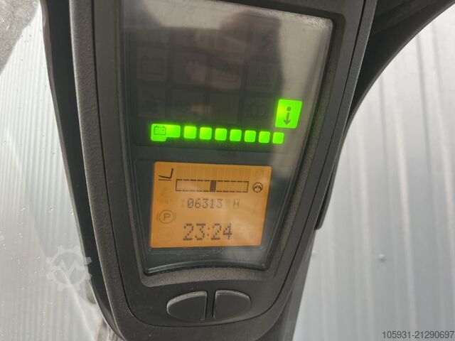 Electric 3-wheel forklift Linde E14-02